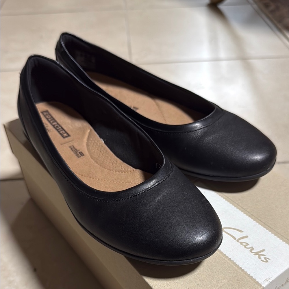 Clarks Black Flats Minimalist Design
